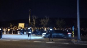 Fenerbahçeliler kendi takım otobüsüne saldırdı!