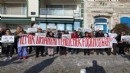 Foça'da insan zinciriyle 'çamur' protestosu
