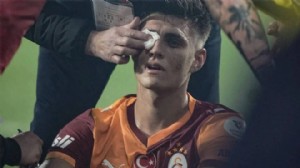 Galatasaraylı Kazımcan'a çakmak atan kişi yakalandı