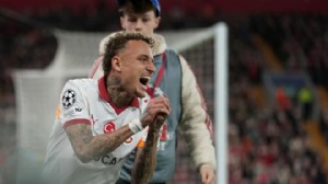 Galatasaraylı oyuncunun parmağı koptu!