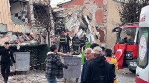 Gebze'de 6 katlı bina çöktü: Enkaz altında kalanlar var!