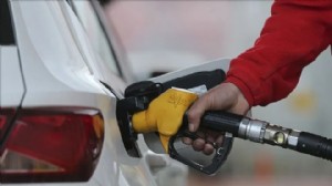 Gece yarısı pompaya yansıdı: Benzine büyük zam!