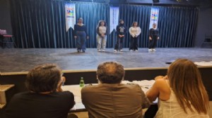 Genç İzmir’de tiyatro seçmelerine yoğun ilgi