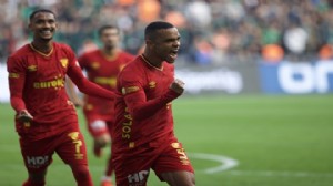 Göztepe'den üst üste ikinci deplasman galibiyeti