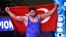 Güreşte Rıza Kayaalp'ten tarihi başarı
