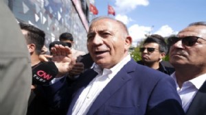 Gürsel Tekin görevden alındı mı?