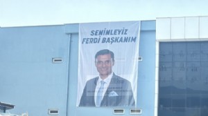 Hastane duvarına 'Ferdi Zeyrek' pankartı asıldı