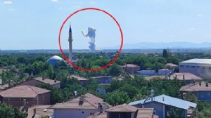Havai fişek fabrikasında patlama: Yaralılar var