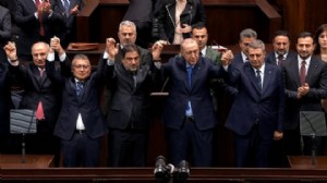 İYİ Parti'den istifa eden vekil AK Parti'ye katıldı