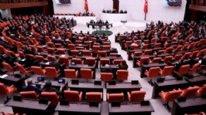İhraçlar Meclis’e uzandı: Komisyon üyelikleri sonlandı