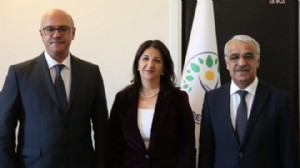 İmralı heyeti Öcalan'ın mesajını paylaştı