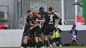 İrlanda'da Beşiktaş'ın gecesi: Abraham'dan hat-trick!