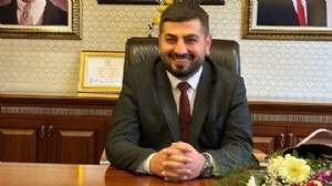 İskeleden düşen belediye başkanı yaralandı