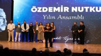 İzBBŞT, Özdemir Nutku Tiyatro Ödülleri’nden dört ödülle döndü