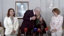 İzmir'de Dervişoğlu ile şehit annesi arasında duygulandıran diyalog!