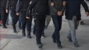 İzmir'de FETÖ'nün hücre evine baskın: 40 şüpheli yakalandı!