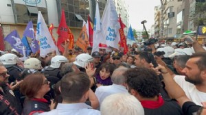 İzmir'de LGBTİ eylemine polis müdahalesi!
