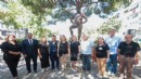 İzmir'de Metin Oktay heykeli önünde anıldı
