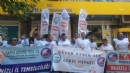 İzmir'de PTT önünde 'yolsuzluk' protestosu