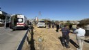 İzmir'de çaya devrilen otomobildeki 1 kişi öldü, 2 kişi yaralandı