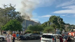İzmir'de okulun çatısında korkutan yangın