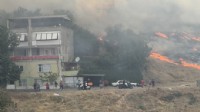 İzmir'de otluk alanda korkutan yangın