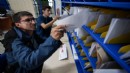 İzmir'de postalar baba-oğula emanet