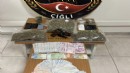 İzmir'de 'zehir' baskını: 6 gözaltı!