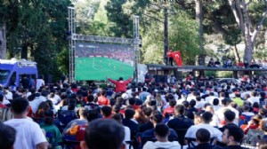 İzmir’de Dünya Kupası heyecanı meydanlara taştı