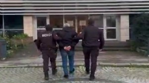 İzmir’de firari iki hükümlü yakalandı