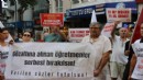 İzmir’de ‘öğretmenlere gözaltı’ tepkisi