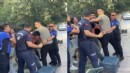 Zabıtadan sokak ortasında seyyar satıcıya dayak: Açığa alındılar!