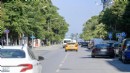 İzmir’in işlek bulvarlarından biri… Çift yöne dönüyor