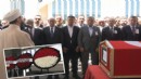 İzmirli vekilin babasının cenaze töreninde Özgür Özel'in ismi çelenkten söküldü