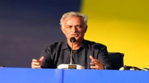 Jose Mourinho, Fenerbahçe'ye imzayı attı