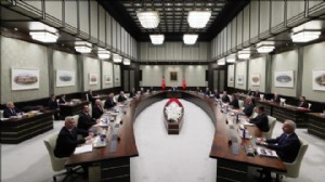 Kabine iki haftalık aradan sonra toplanıyor