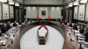Kabine toplanıyor: Gündem fon soruşturması