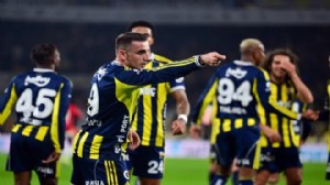 Kadıköy'de Kerem Aktürkoğlu'nun gecesi