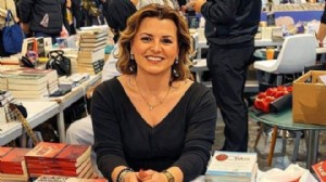 Kadın yazarı yeğeni miras için öldürdü!