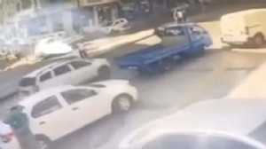 Kamyonetin kapısına çarptı: Bisikletli ağır yaralı!