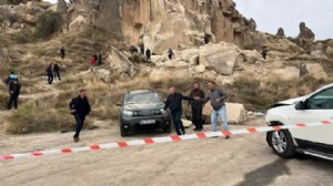 Kapadokya'da peribacası çöktü: Yaralılar var
