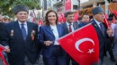 Karşıyaka’da gazilere saygı yürüyüşü