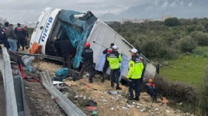 Katliam gibi kaza: 8 can kaybı, 20'den fazla yaralı!