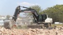 Konak'ta metruk yapılara kepçe!