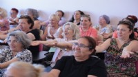 Konak’ta kahkaha yogası!