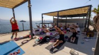 Körfez manzarasında spor keyfi
