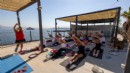 Körfez manzarasında spor keyfi