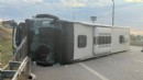 İzmir yolunda otobüs devrildi: Çok sayıda yaralı var!