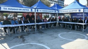 Kuşadası'nda Ömer Günel için ’Demokrasi nöbeti’
