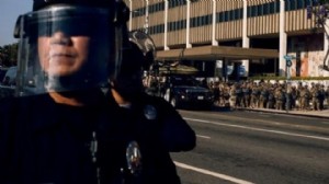Los Angeles'ta sokağa çıkma yasağı!